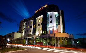 Diplomat Plaza Hotel & Resort